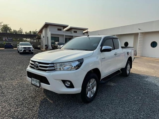 2017 TOYOTA Hilux