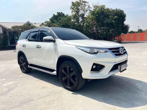 2018 TOYOTA Fortuner