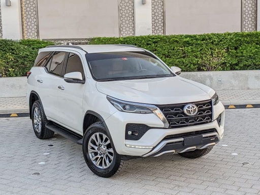 2022 TOYOTA Fortuner