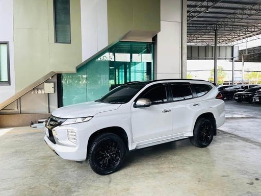 2020 MITSUBISHI Pajero