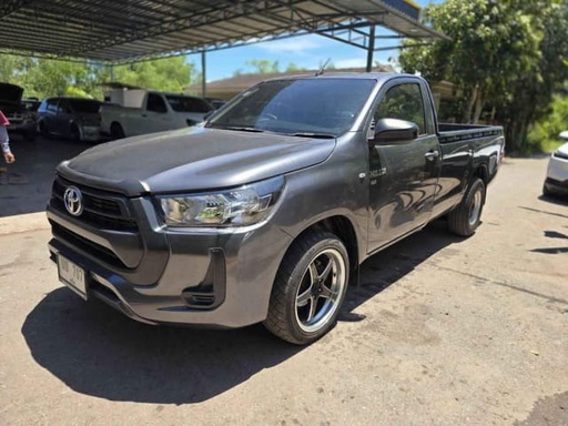 2024 TOYOTA Hilux