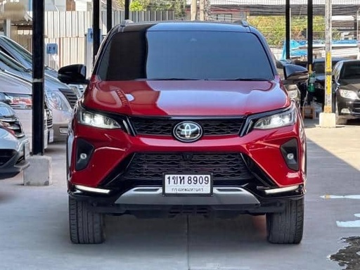 2020 TOYOTA Fortuner
