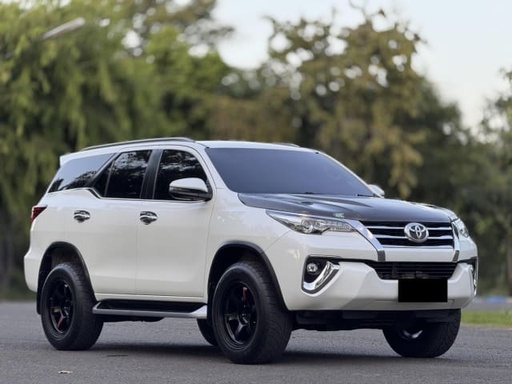 2018 TOYOTA Fortuner