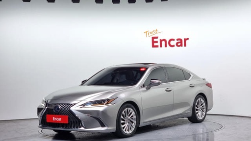 2020 LEXUS ES