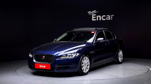 2018 JAGUAR XE