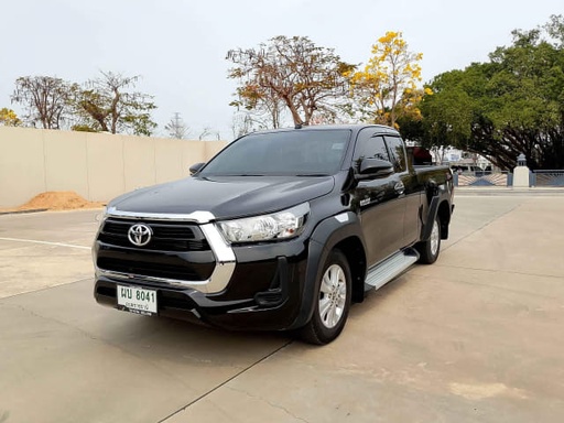 2022 TOYOTA Hilux