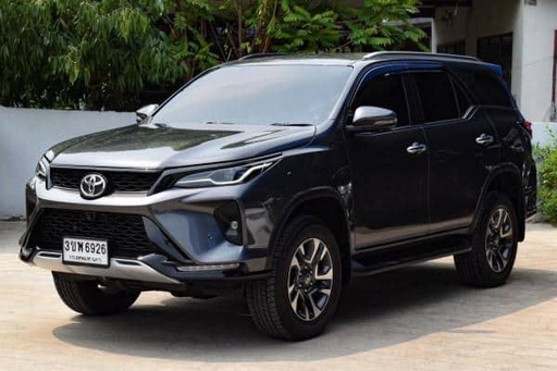 2022 TOYOTA Fortuner