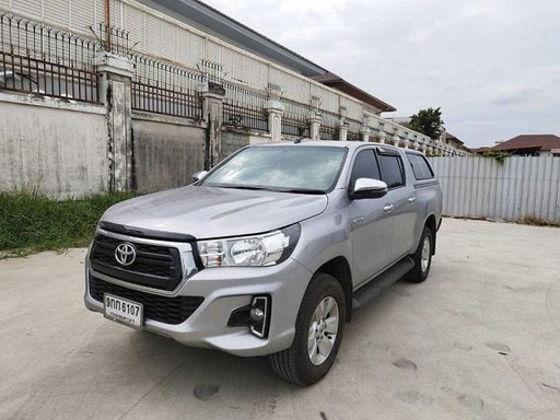 2019 TOYOTA Hilux