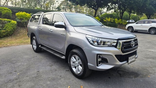 2019 TOYOTA Hilux