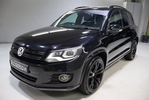 2016 VOLKSWAGEN Tiguan
