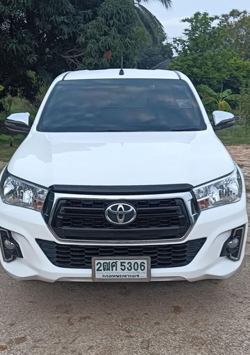 2019 TOYOTA Hilux