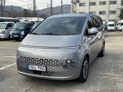 2025 HYUNDAI Staria