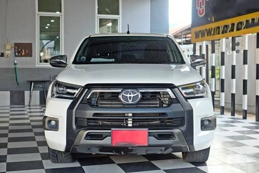 2019 TOYOTA Hilux