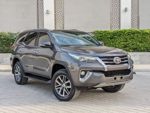 2017 TOYOTA Fortuner