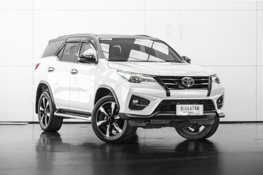 2019 TOYOTA Fortuner
