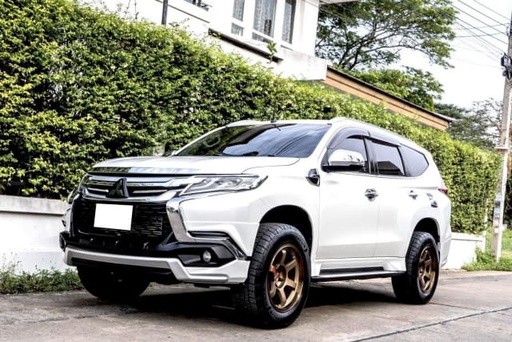2017 MITSUBISHI Pajero
