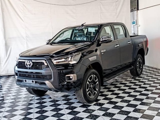 2025 TOYOTA Hilux