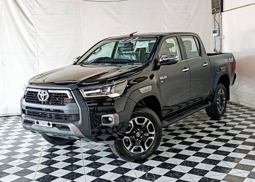 2025 TOYOTA Hilux