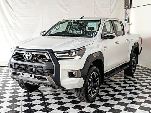 2025 TOYOTA Hilux