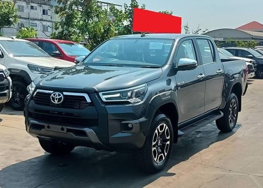 2025 TOYOTA Hilux