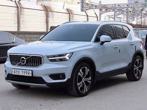 2020 VOLVO XC40