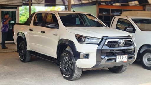 2020 TOYOTA Hilux