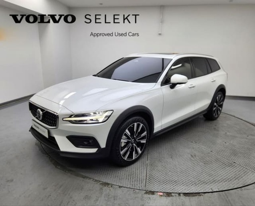 2024 VOLVO V60