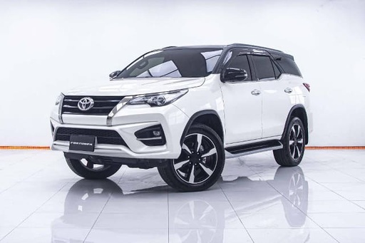 2020 TOYOTA Fortuner