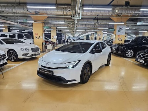 2024 TOYOTA Prius