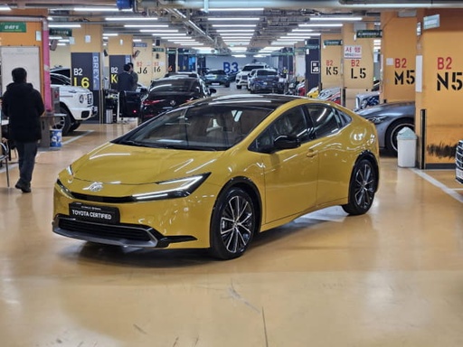 2024 TOYOTA Prius