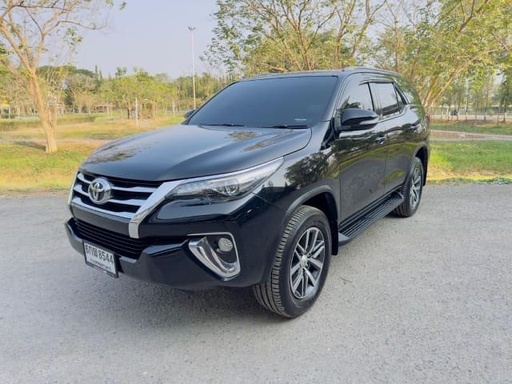 2017 TOYOTA Fortuner