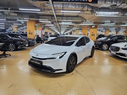 2024 TOYOTA Prius