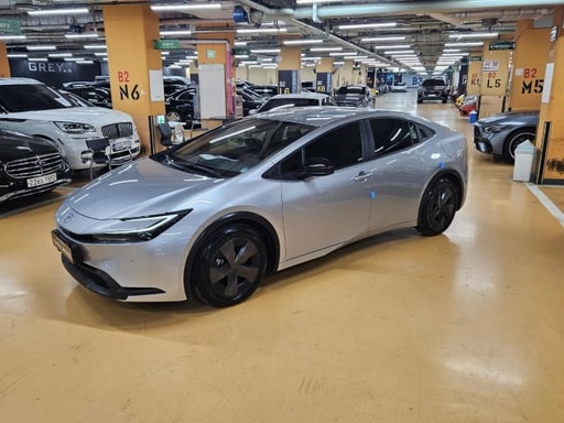 2024 TOYOTA Prius
