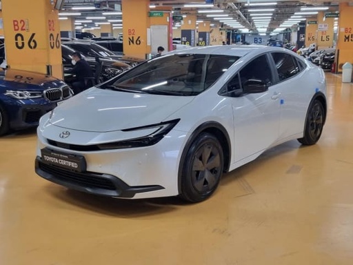 2024 TOYOTA Prius