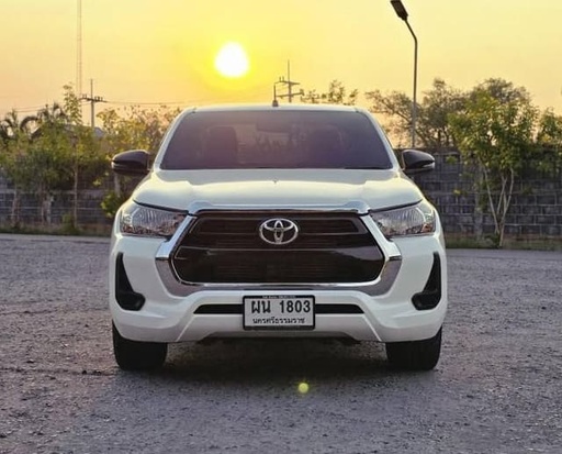 2022 TOYOTA Hilux