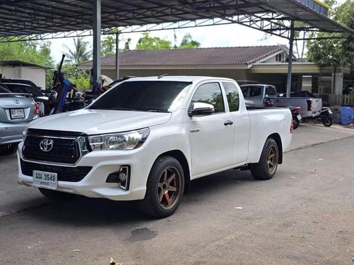 2020 TOYOTA Hilux