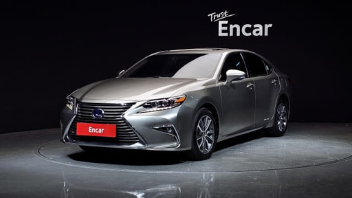 2018 LEXUS ES