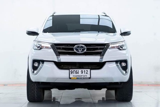 2020 TOYOTA Fortuner