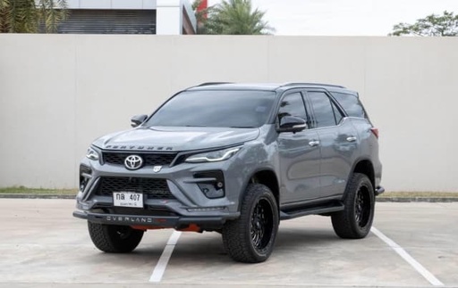 2017 TOYOTA Fortuner