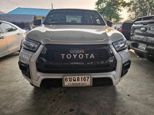 2022 TOYOTA Hilux