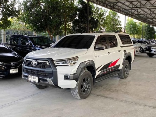 2023 TOYOTA Hilux