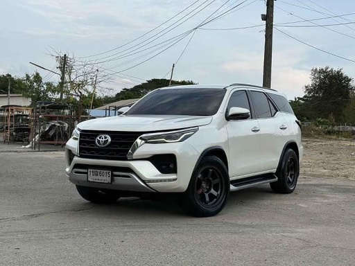 2020 TOYOTA Fortuner