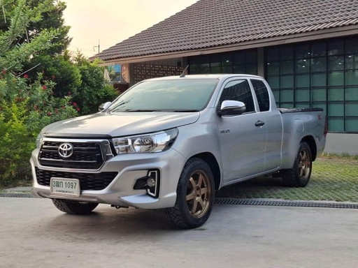 2020 TOYOTA Hilux