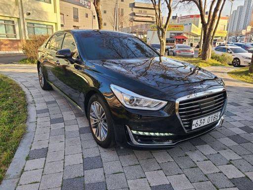 2017 Genesis EQ900, 