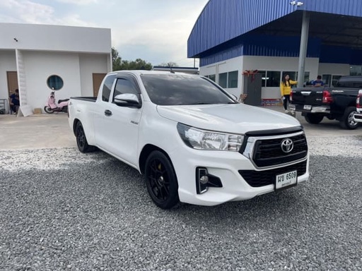 2019 TOYOTA Hilux