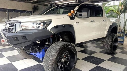 2018 TOYOTA Hilux