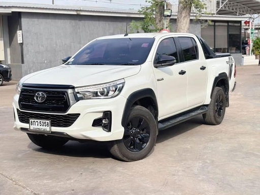 2019 TOYOTA Hilux