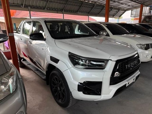 2022 TOYOTA Hilux