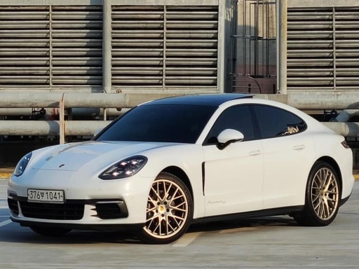 2020 Porsche Panamera