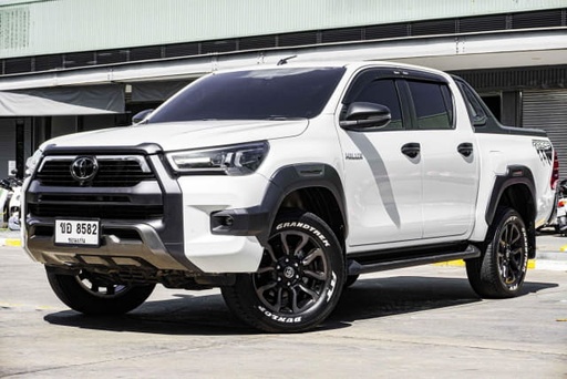 2022 TOYOTA Hilux, 